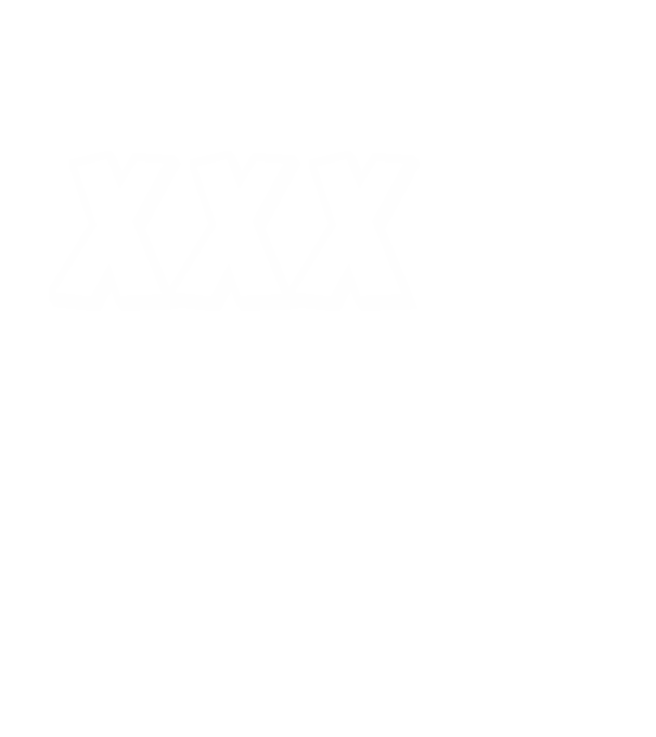 XXX minta fehér pólón