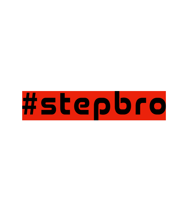 Stepbro minta fehér pólón