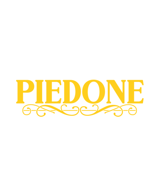 Piedone minta fehér pólón