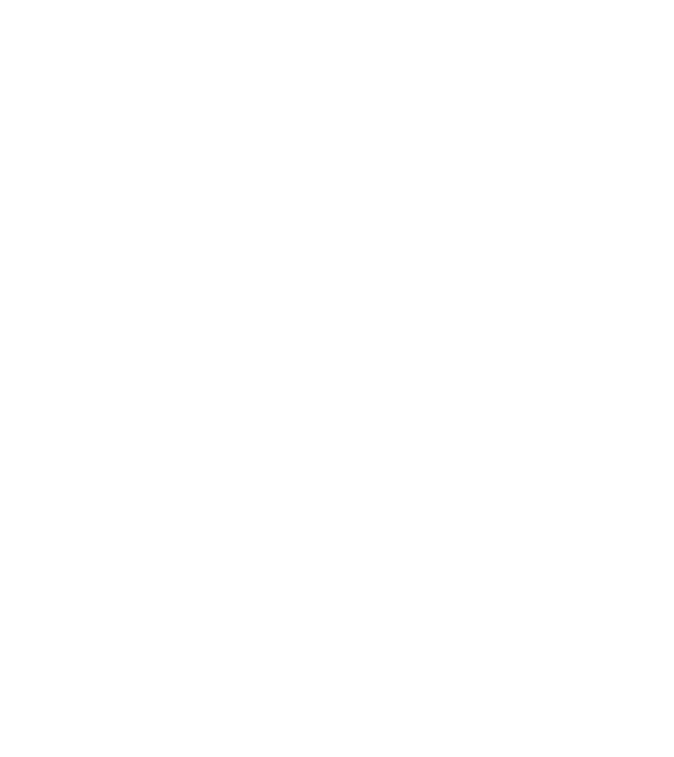 PI minta fekete pólón