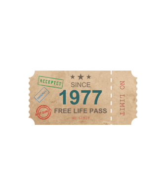 FREE LIFE PASS, INGYENES ÉLETJEGY, SZÜLINAPOS BELÉPŐJEGY, SZÜLETETT 1977 minta fehér pólón