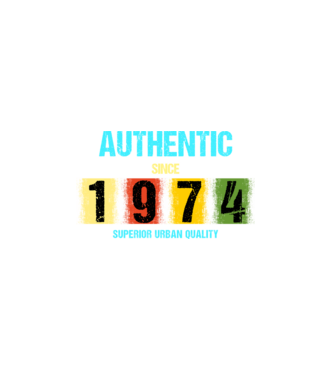 AUTHENTIC SINCE 1974, SUPERIOR URBAN QUALITY, 1974-BEN SZÜLETETT minta fehér pólón