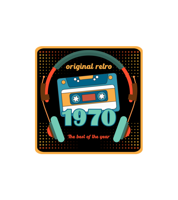 original retro audió kazetta, füles, régi magnókazetta évszámmal. 1970 minta homokszín pólón