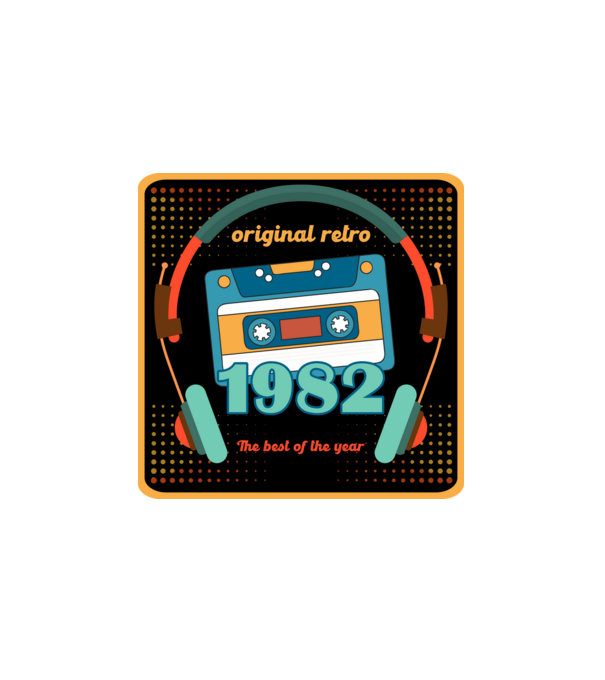 original retro audió kazetta, füles, régi magnókazetta évszámmal. 1982 minta fehér pólón