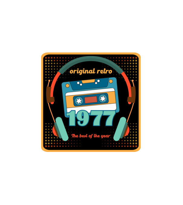original retro audió kazetta, füles, régi magnókazetta évszámmal. 1977 minta fehér pólón