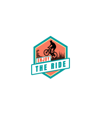 enjoy-the-ride-7143864 minta fekete pólón