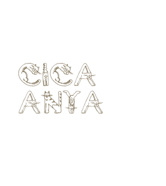 Cica Anya minta világoskék pólón