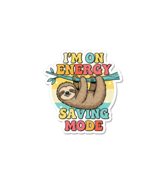 Vintage lajhár 'I'm on energy saving mode' felirattal minta fehér pólón
