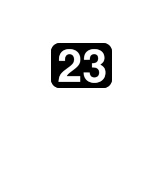 23 minta fehér pólón