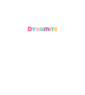 BTS DYNAMITE színes felirat minta fekete pólón