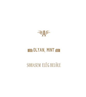 A tetoválás olyan mint a csoki minta fekete pólón