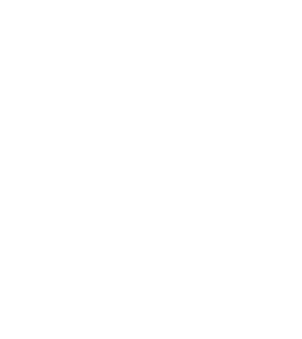  Macska rugja meg minta fehér pólón