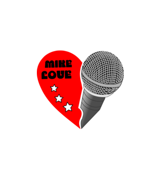 Mike Love minta fehér pólón