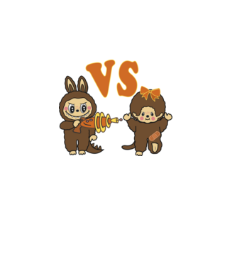 Chhichi VS  Zimomo (Labubu) minta sötétkék pólón