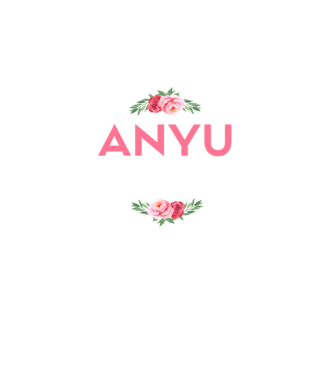 Anyu minta fekete pólón