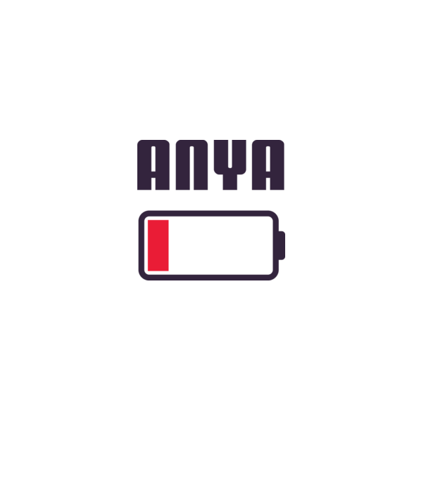 Anya minta szürke pólón