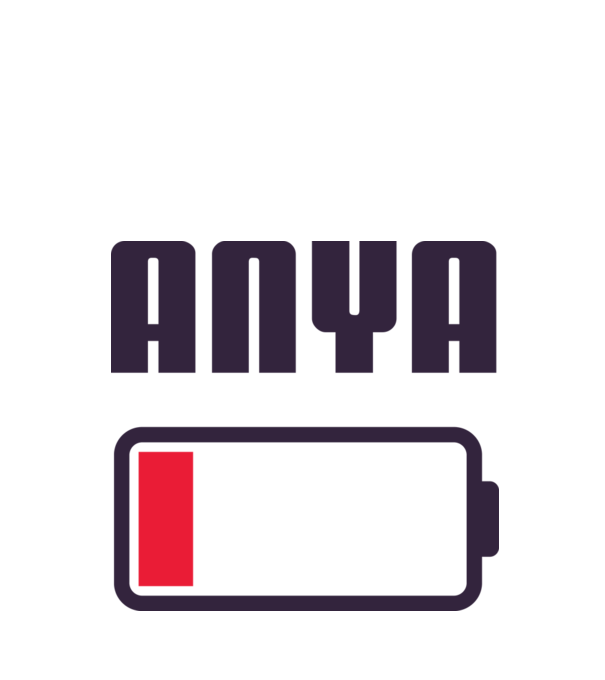 Anya minta fehér pólón