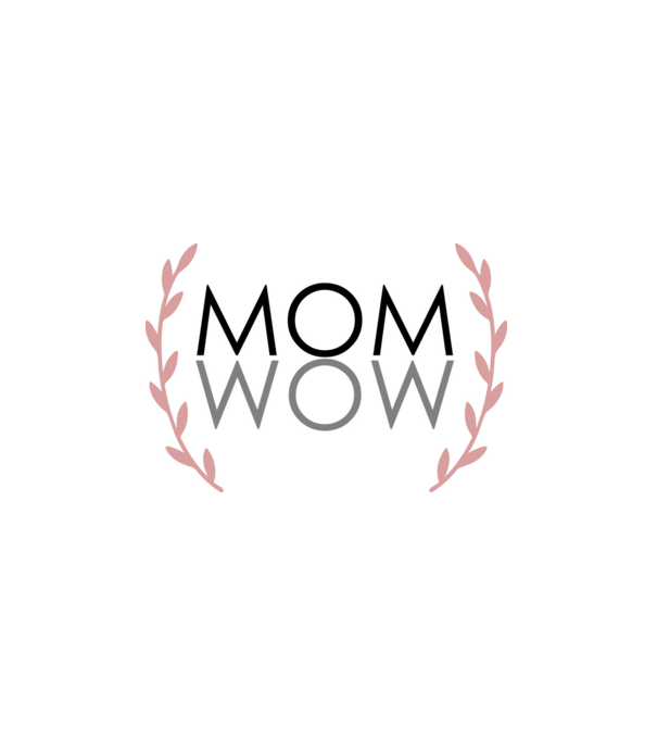 mom wow minta fehér pólón