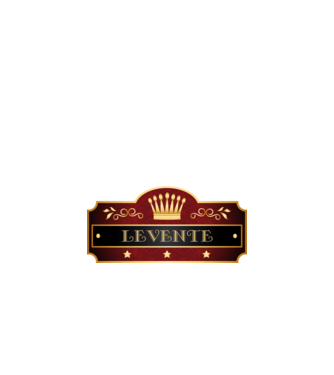 Levente minta homokszín pólón