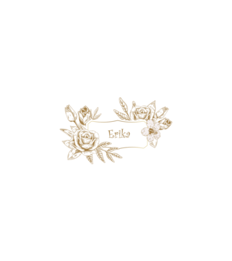 Erika minta fekete pólón