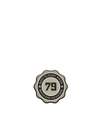 79 éves minta fehér pólón
