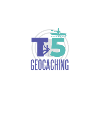 T5 Geocaching minta sötétkék pólón