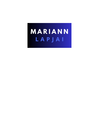 MARIANN LAPJAI minta fekete pólón