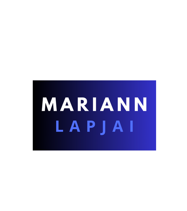 MARIANN LAPJAI minta fekete pólón