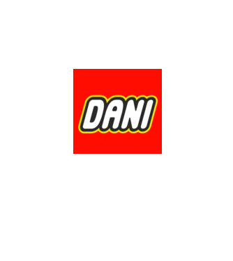 Dani minta szürke pólón