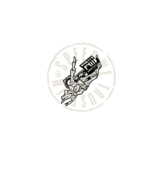 Speed We Trust In (Gyorsaság, amiben bízunk) minta fekete pólón