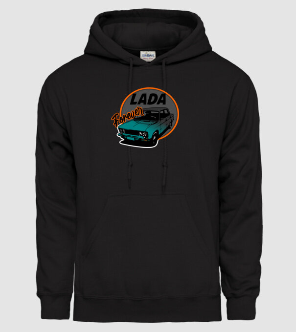 lada minta fekete pólón