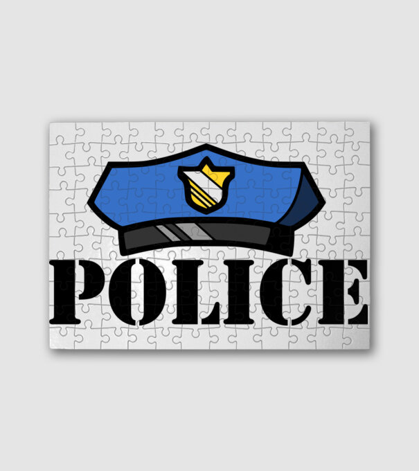 police minta fehér pólón