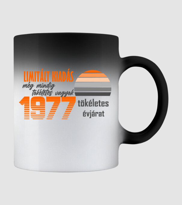 limitált kiadás 1977 minta fekete pólón