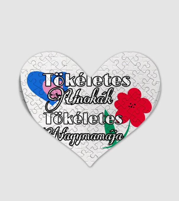 Tökéletes nagymama minta fehér pólón
