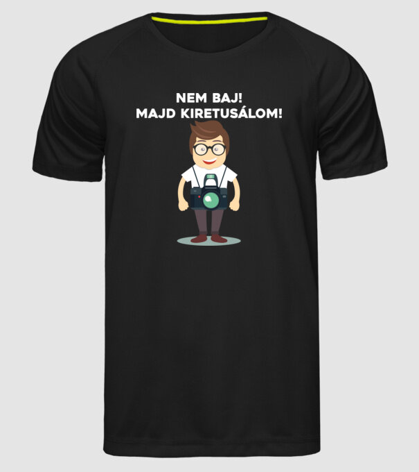 Majd kiretusálom minta fekete pólón