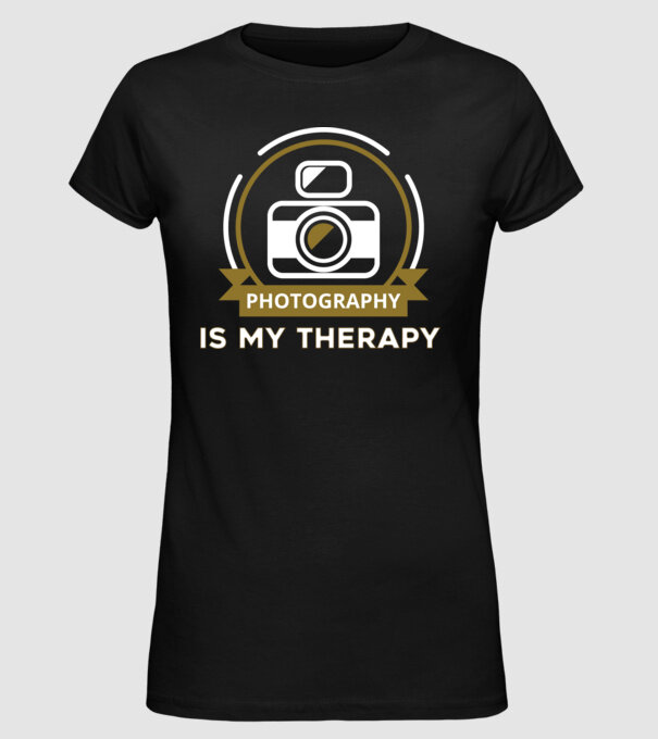 Photography is my therapy minta fekete pólón