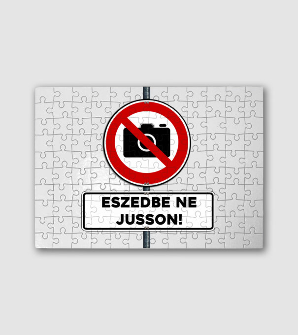 Eszedbe ne jusson! minta fehér pólón