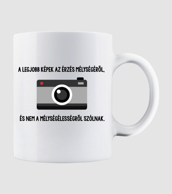 Fotósoknak minta fehér pólón