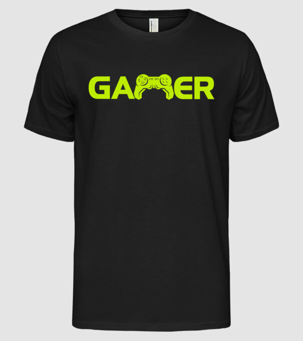 Gamer minta fekete pólón