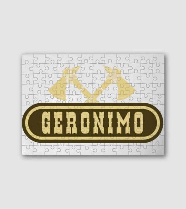 Geronimo minta fehér pólón