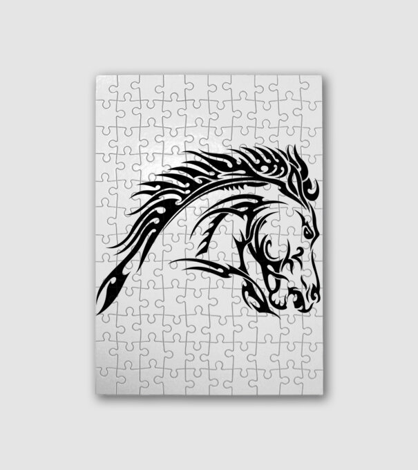 Tribal Horse (fekete) minta fehér pólón
