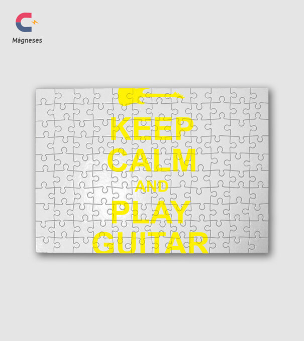 Play Guitar minta fehér pólón