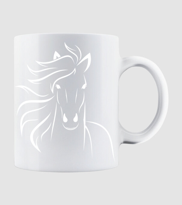 Tribal Mustang minta fehér pólón