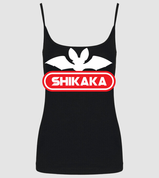 Shikaka minta fekete pólón