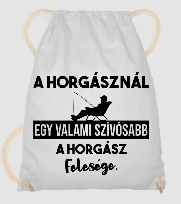 A horgásznál egy valamiszívósabb minta fehér pólón