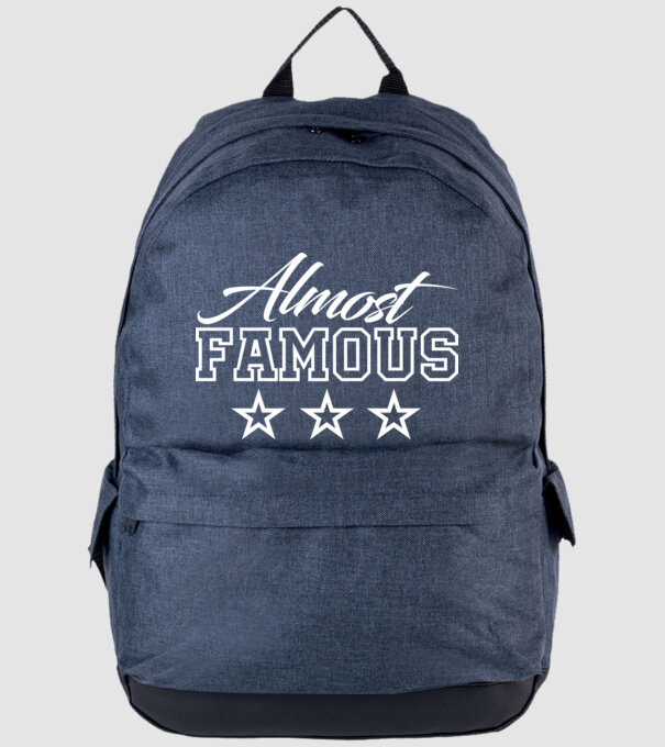 almost famous minta farmerkék pólón