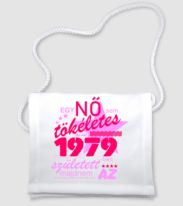 egy nő sem tökéletes 1979 minta fehér pólón