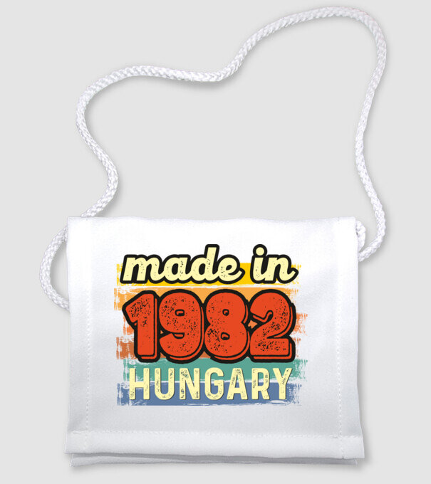 made in hungary felirat, retro évszám, grunge stílus, 1982 minta fehér pólón