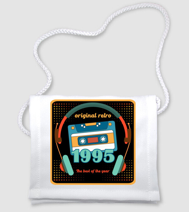 original retro audió kazetta, füles, régi magnókazetta évszámmal. 1995 minta fehér pólón