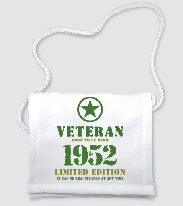 VETERAN, BORN TO BE HERO, SZÜLETÉSNAPI ÉVSZÁM FELIRATTAL 1952 minta fehér pólón